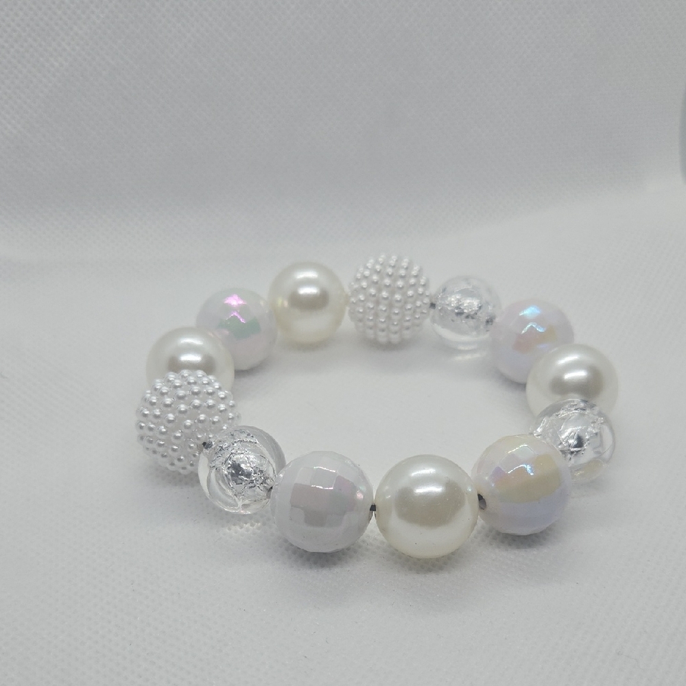 Elegant Silver and White Beaded Bracelet